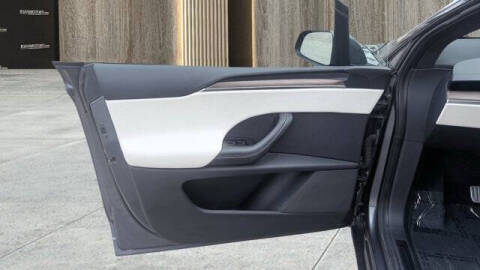 2023 Tesla Model X Standard Range