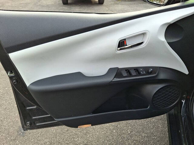 2019 Toyota Prius LE AWD-e