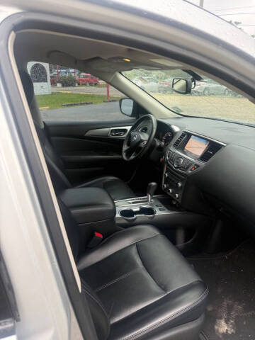 2019 Nissan Pathfinder S
