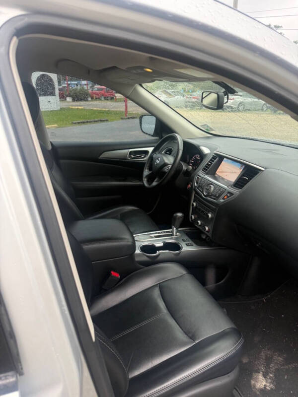 2019 Nissan Pathfinder S