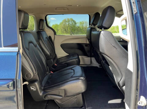 2022 Chrysler Pacifica Touring L