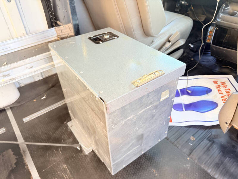 2023 Chevrolet Express 2500