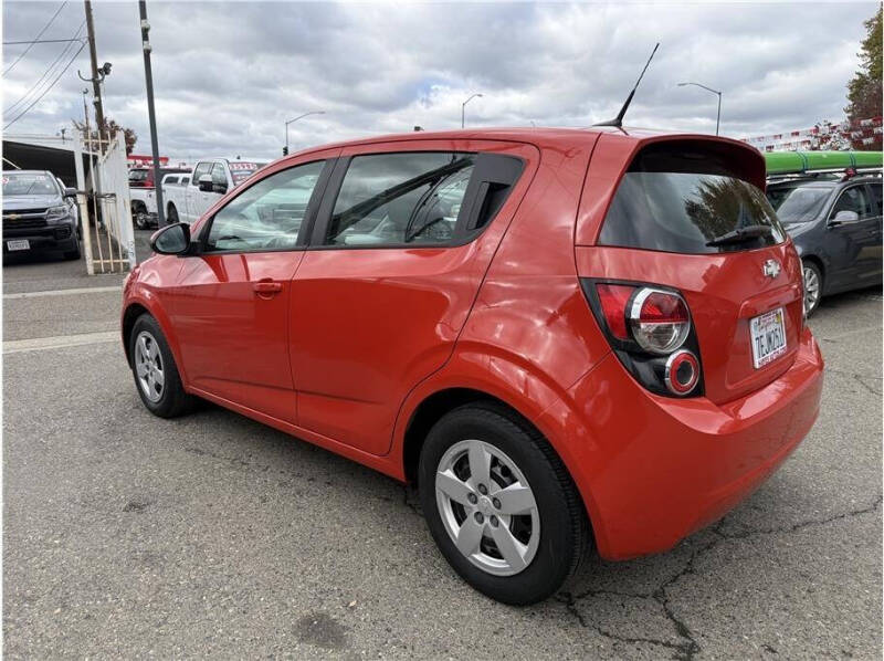2013 Chevrolet Sonic LS Manual