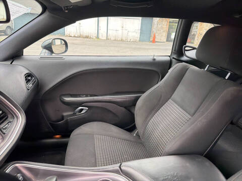 2016 Dodge Challenger SXT