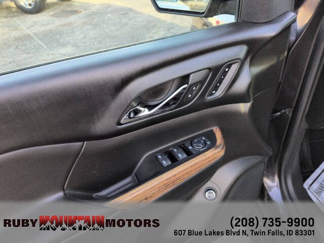 2017 GMC Acadia Denali