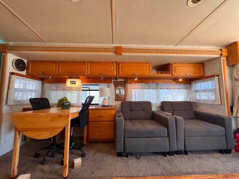 2004 Freightliner XC Chassis