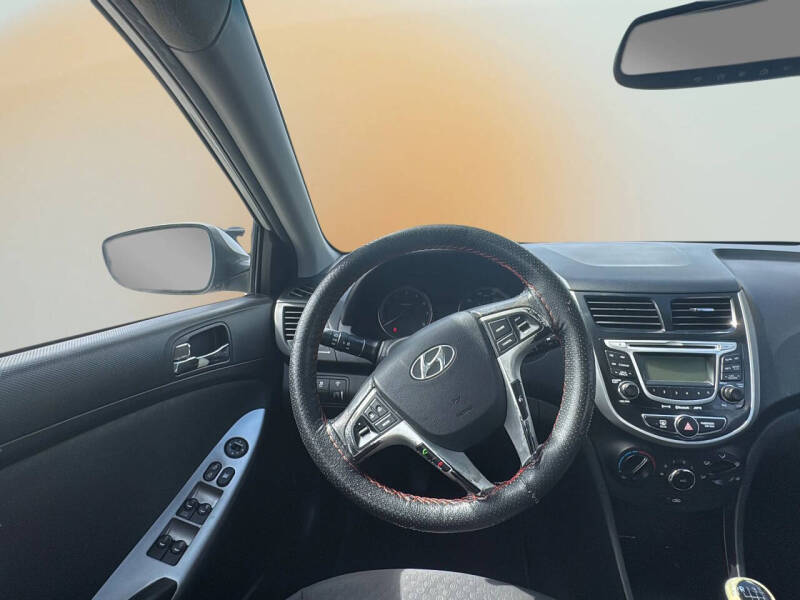2013 Hyundai Accent SE