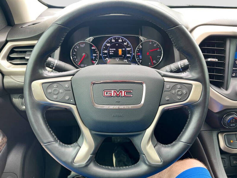 2022 GMC Acadia Denali