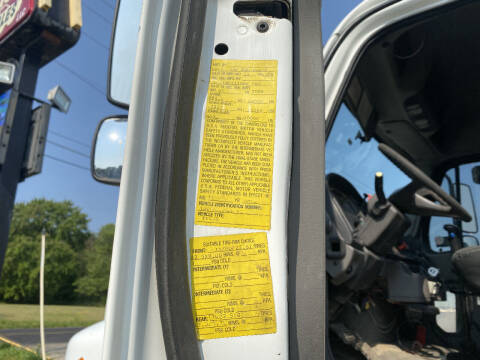 2007 Freightliner M2 106