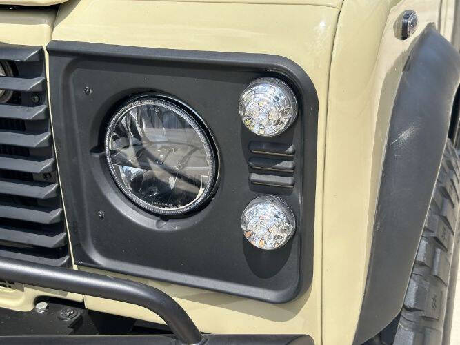 1990 Land Rover Defender