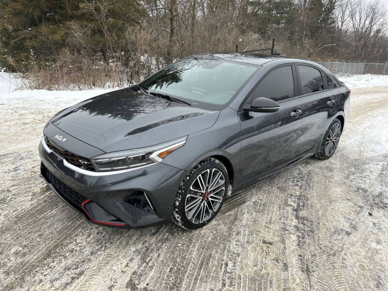 2023 Kia Forte GT photo 2