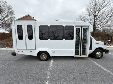2014 Ford Shuttle bus
