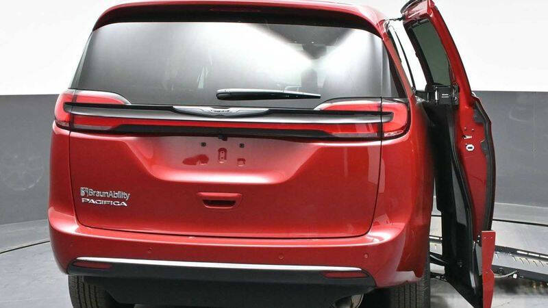 2026 Chrysler Pacifica Select