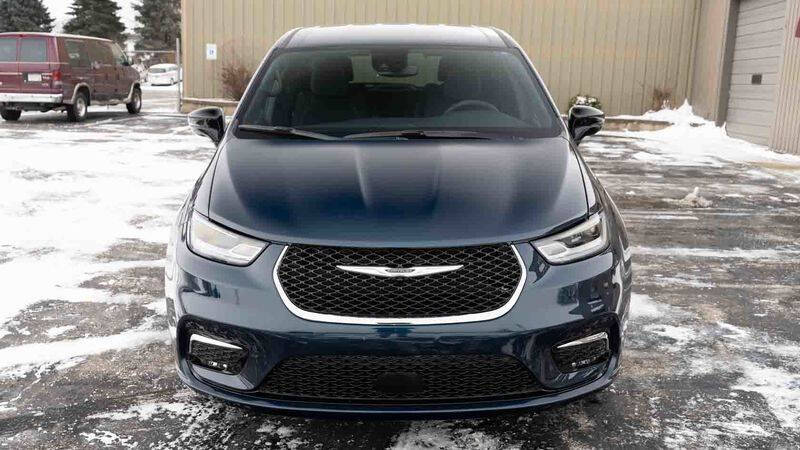 2024 Chrysler Pacifica Touring