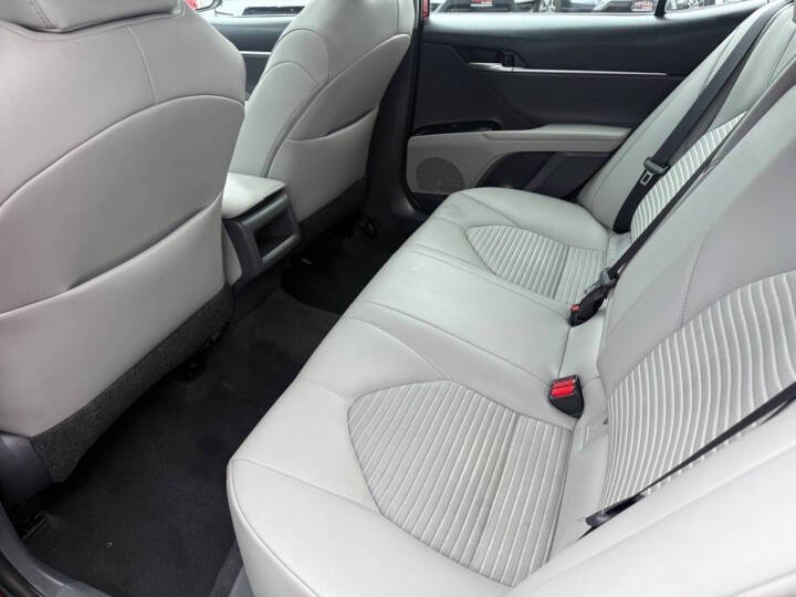 2019 Toyota Camry SE