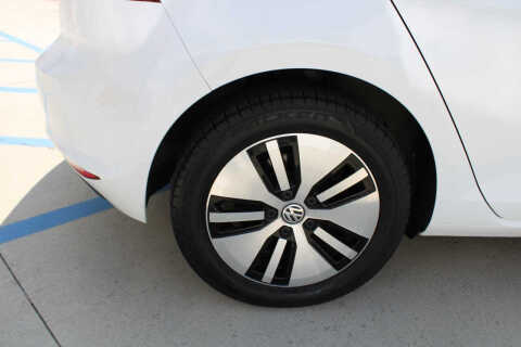 2016 Volkswagen e-Golf SE