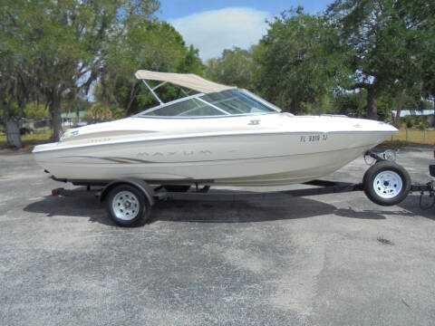 2001 Maxum 1900