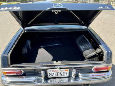 1972 Mercedes-Benz 280-Class