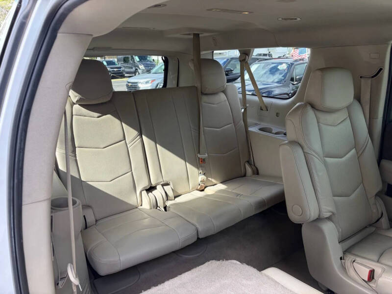 2017 Cadillac Escalade ESV Luxury