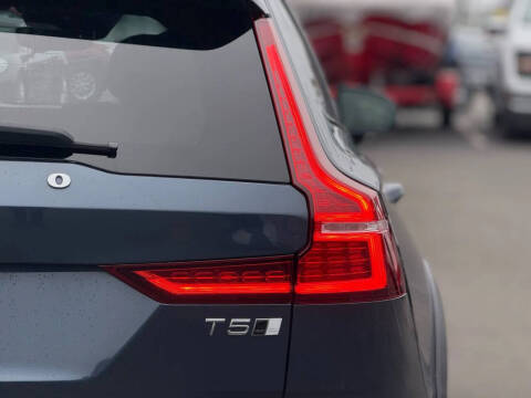 2020 Volvo V60 Cross Country T5