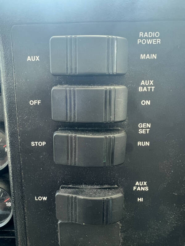 2001 Winnebago Journey 36L