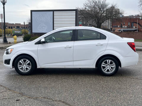 2016 Chevrolet Sonic LT Auto