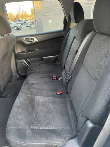 2016 Nissan Pathfinder SV