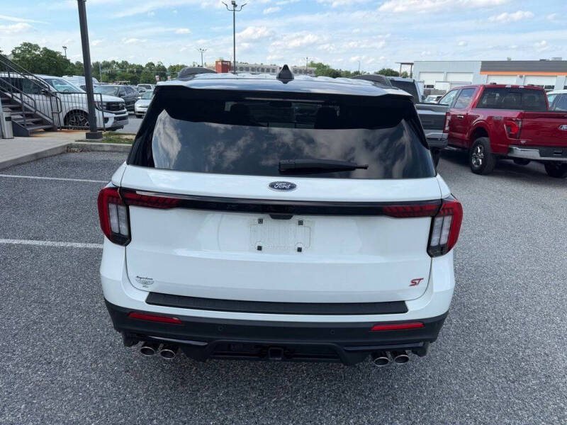 2025 Ford Explorer ST