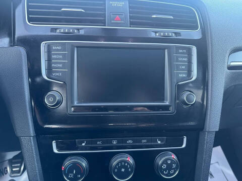 2017 Volkswagen Golf GTI SE