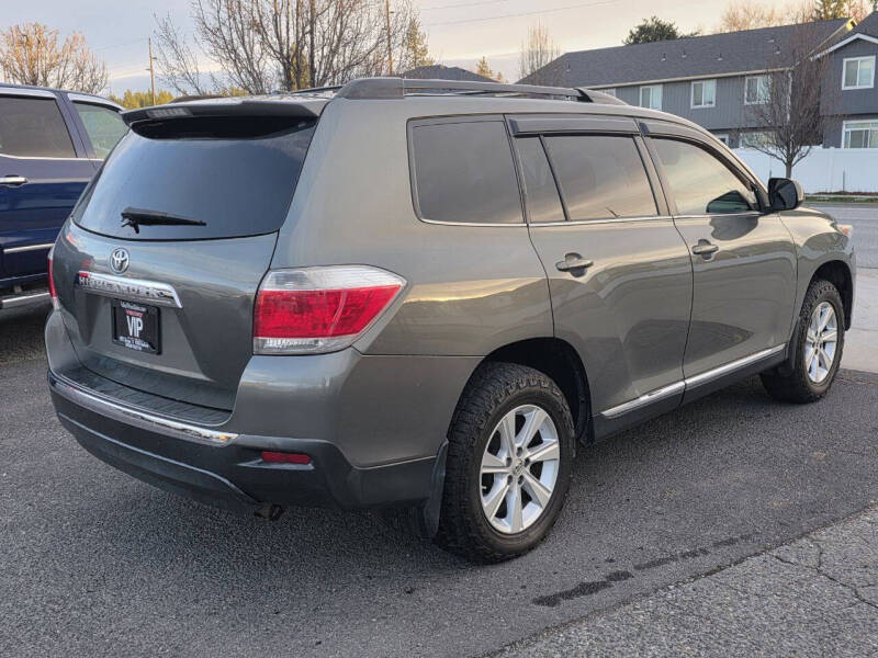 2011 Toyota Highlander SE