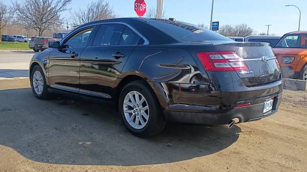 2014 Ford Taurus SE