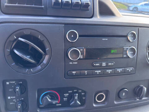 2009 Ford E-Series E-350 SD XLT