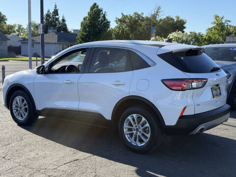 2020 Ford Escape SE