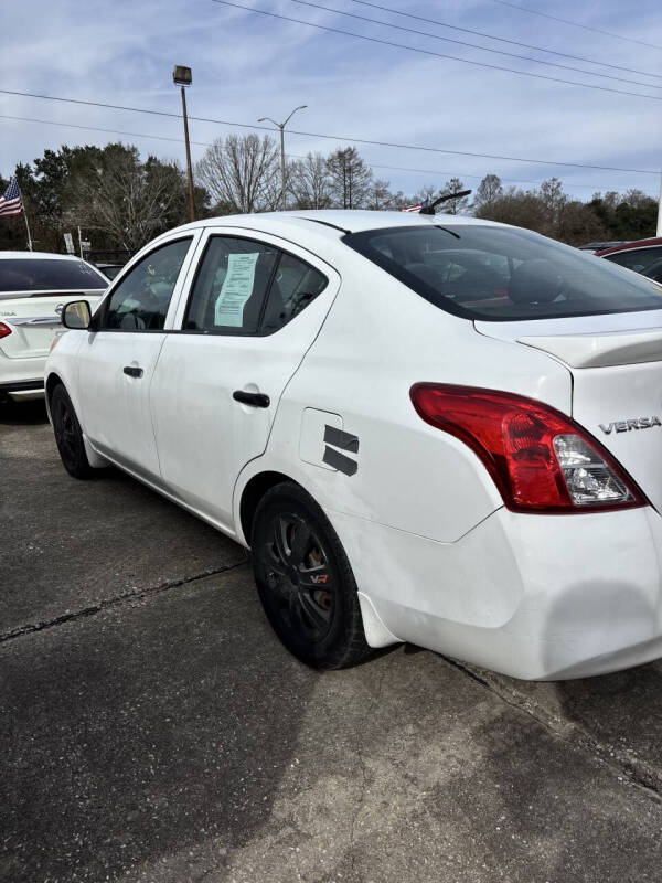 2014 Nissan Versa 1.6 S Plus