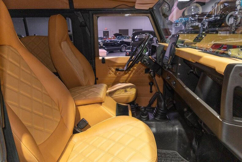 1987 Land Rover Defender