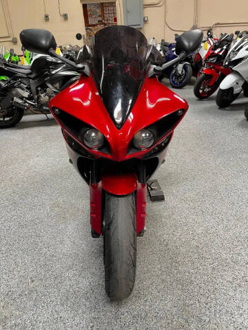 2011 Yamaha YZF-R1