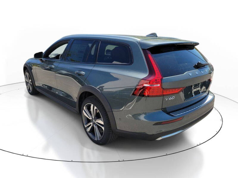 2026 Volvo V60 Cross Country B5 Plus