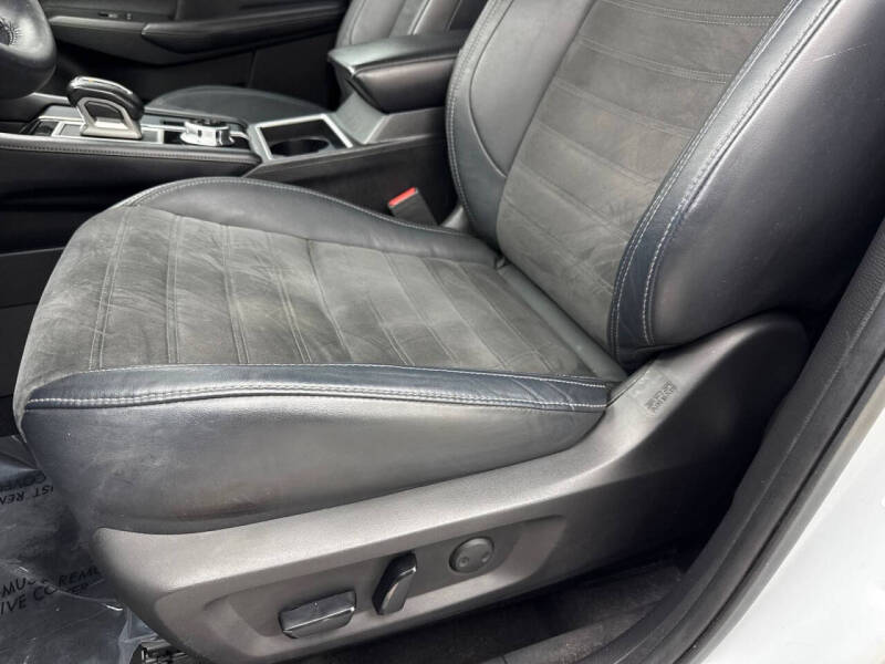 2023 Mitsubishi Outlander SE Special Edition
