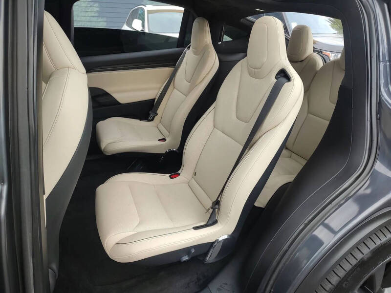 2022 Tesla Model X Plaid