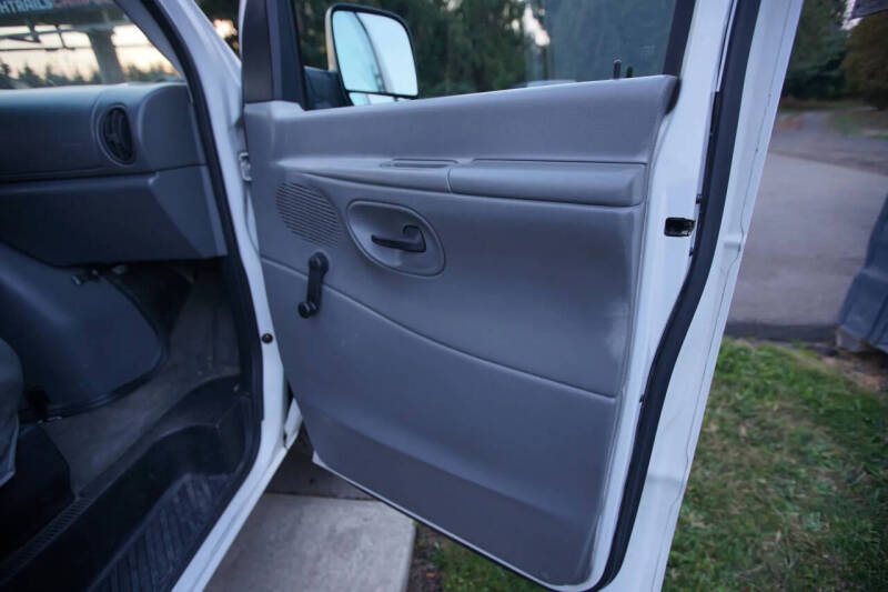 2003 Ford E-Series E-250