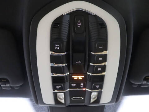 2018 Porsche Cayenne Platinum Edition