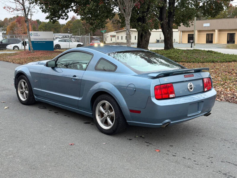 2005 Ford Mustang GT Premium