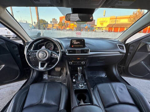 2017 Mazda MAZDA3 Touring