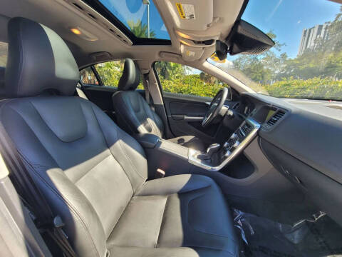 2015 Volvo S60 T5 Drive-E Platinum