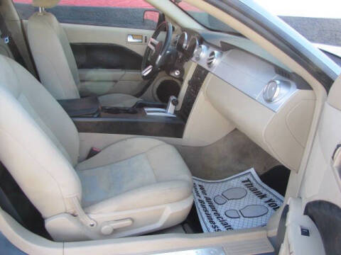 2006 Ford Mustang V6 Deluxe