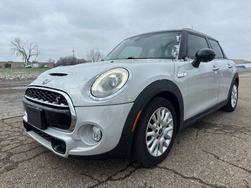 2015 MINI Cooper S's photo