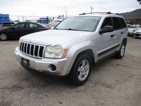 2005 Jeep Grand Cherokee for sale at RJ Motors in Plano IL