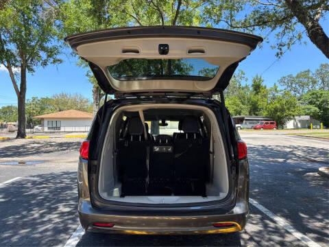 2020 Chrysler Voyager LXi