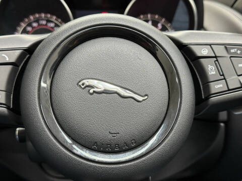 2017 Jaguar F-TYPE R