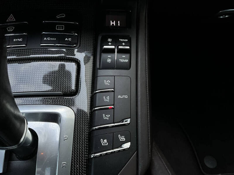 2016 Porsche Cayenne GTS